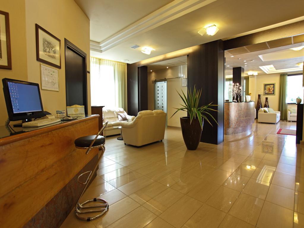 Euro Hotel Pieve Santo Stefano Bagian luar foto